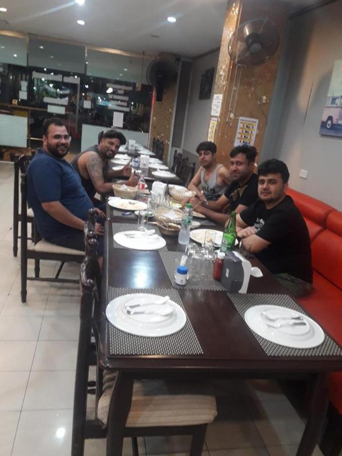 New Pind Balluchi Inn Патая Екстериор снимка