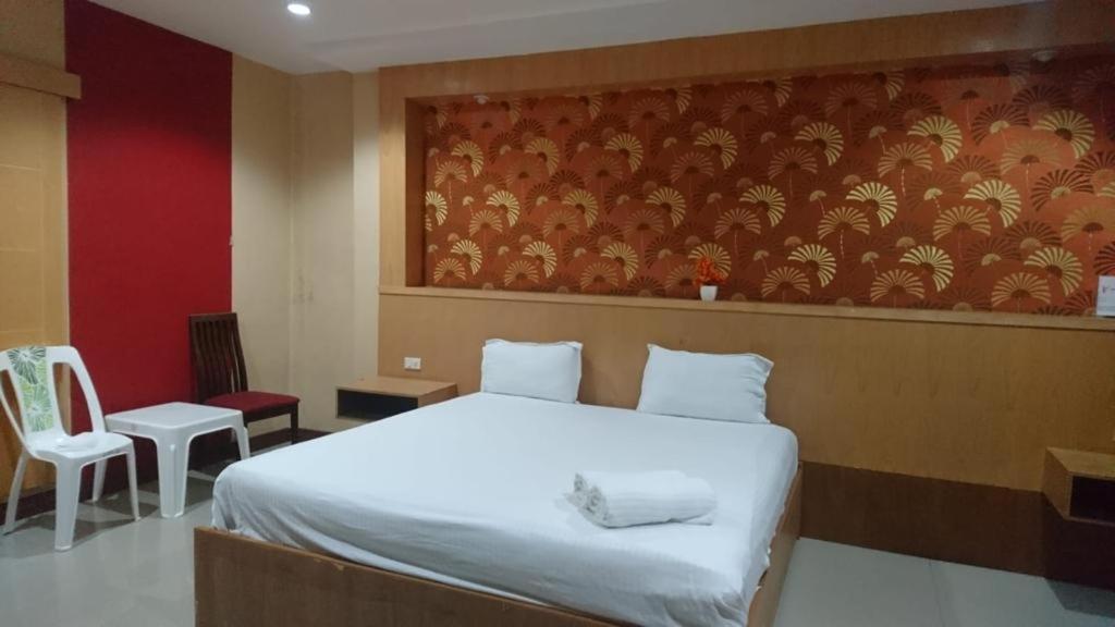 New Pind Balluchi Inn Патая Екстериор снимка