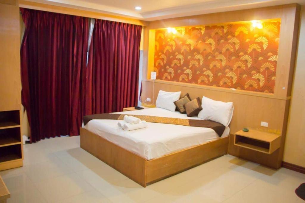 New Pind Balluchi Inn Патая Екстериор снимка