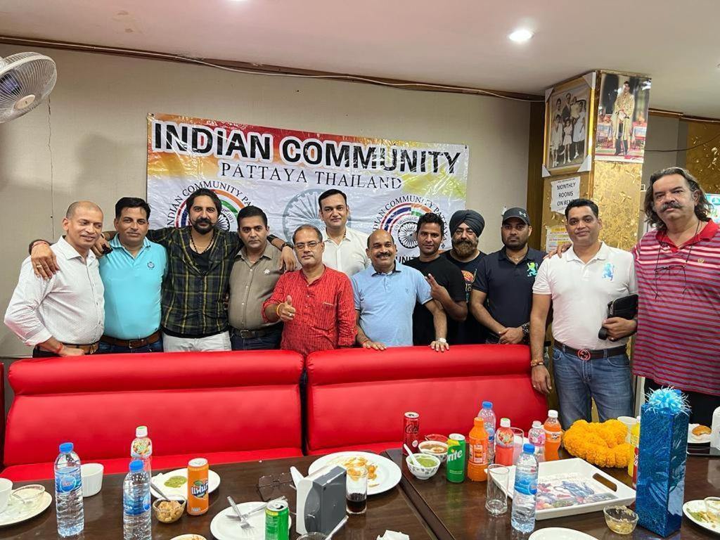 New Pind Balluchi Inn Патая Екстериор снимка