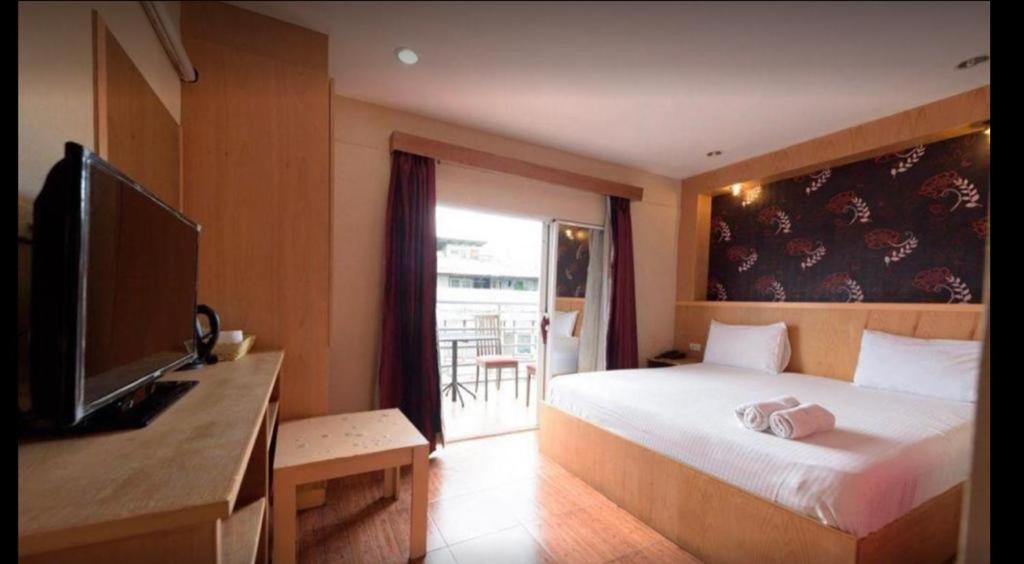 New Pind Balluchi Inn Патая Екстериор снимка