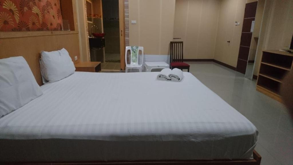 New Pind Balluchi Inn Патая Екстериор снимка
