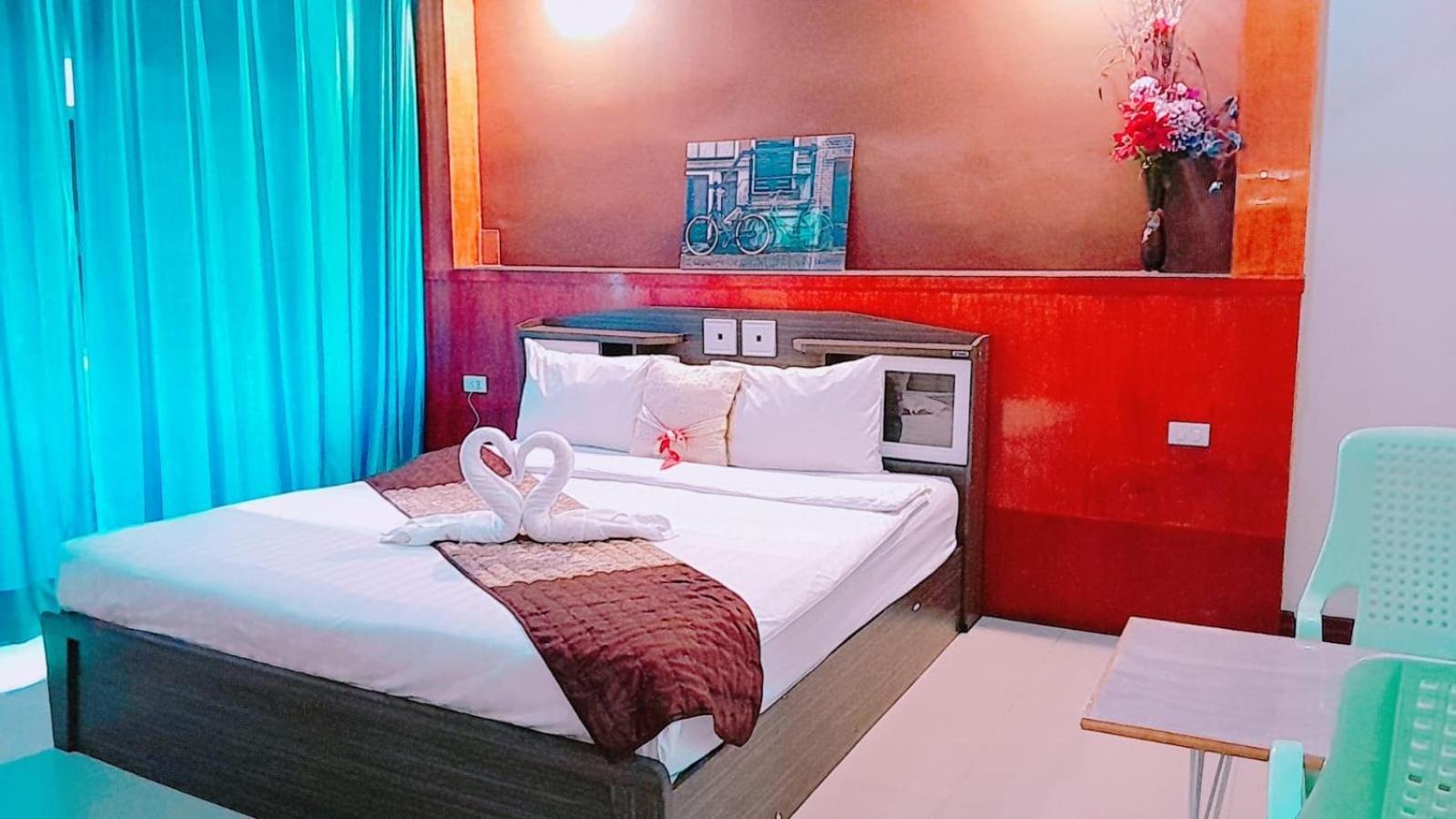 New Pind Balluchi Inn Патая Екстериор снимка
